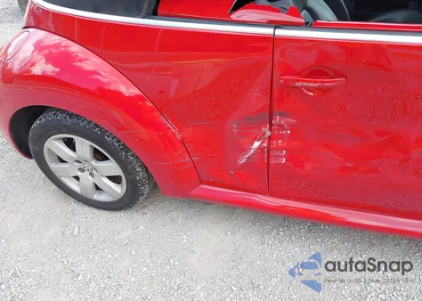 2007 Volkswagen New Beetle 2.5 z USA, uszkodzony, nr VIN 3VWRF31Y77M420578